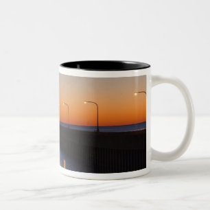 Nordpier-Leuchtturm in Duluth, Minnesota, Zweifarbige Tasse