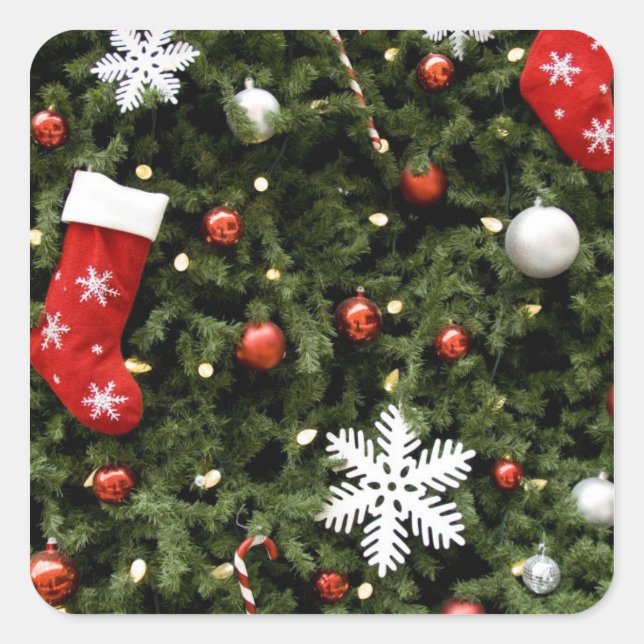 North America. Weihnachtsdekorationen auf Baum. 2 Quadratischer Aufkleber (Vorderseite)
