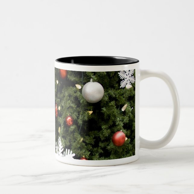 North America. Weihnachtsdekorationen auf Baum. 2 Zweifarbige Tasse (Rechts)