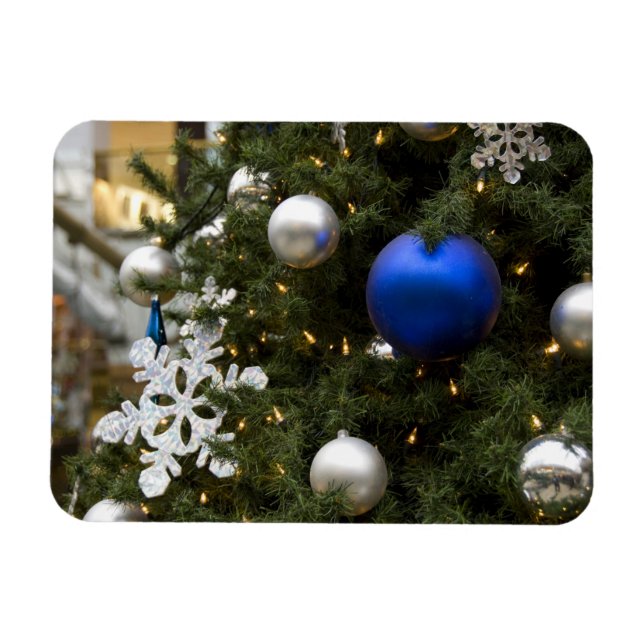 North America. Weihnachtsdekorationen auf Baum. Magnet (Horizontal)
