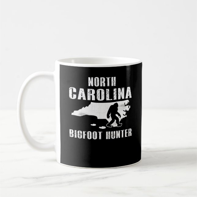 North Carolina Bigfoot Hunter Funny Sasquatch Gesc Kaffeetasse (Links)
