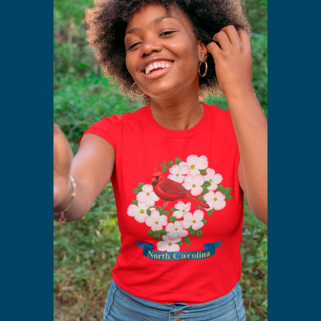 North Carolina State Cardinal Bird Dogwood Flower T-Shirt (Von Creator hochgeladen)