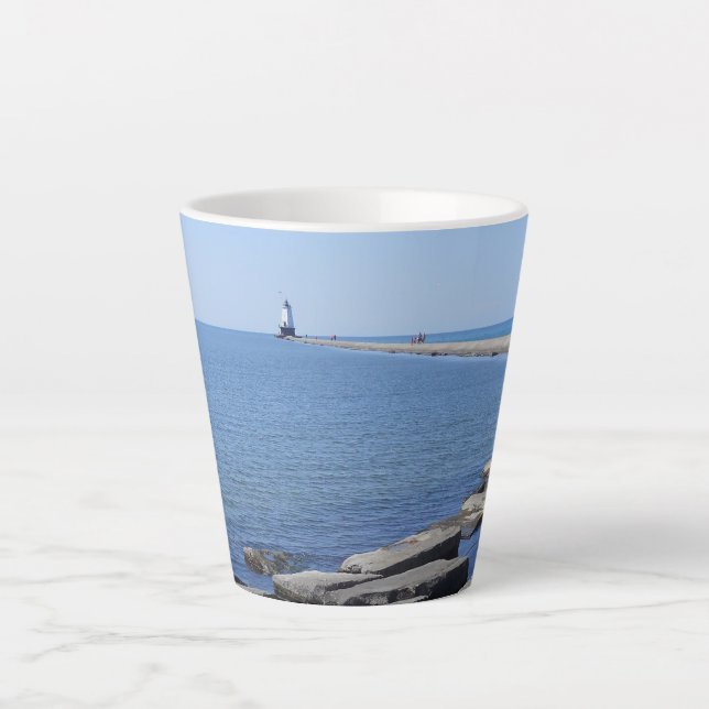 North Pierhead Lighthouse, Ludington, MI Milchtasse (Vorderseite)