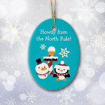 North Pole Penguin Snowman Kinder Weihnachten Keramikornament<br><div class="desc">Direkt vom Nordpol, ein Cartoon Schneemann und Pinguin bringen Urlaub Grüße für Ihr Kind! Sie stehen vor einem rot-weiß gestreiften Pol mit einem Schild, auf dem Nordpol steht. Die Bilder werden auf einem hellblauem Hintergrund platziert. Hell und farbenfroh! Der Text auf jeder Seite des Ornaments kann von Ihnen leicht angepasst...</div>