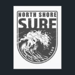 North Shore Surf Club Hawaii Emblem Postkarte<br><div class="desc">North Shore Surf Club Design mit Ozeanwellendarstellung im Abzeichen Stil.</div>