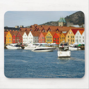 Norwegen, Bergen, Ufergegend mit Jachthafen Mousepad