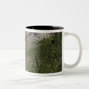 Norwegen, Geirangerfjord (UNESCO), Geiranger. Zweifarbige Tasse