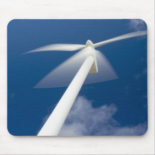 Norwegen, Sogn og Fjordane. Windmühle bei Kråkenes Mousepad