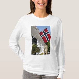 Norwegen, Stavanger. Historische Innenstadtansicht T-Shirt