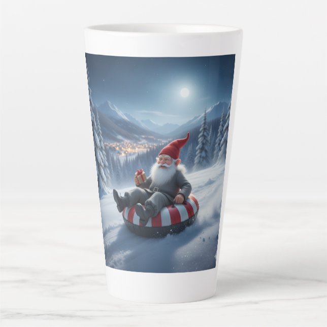 Norwegian Nisse Sledding, Latte Mug Milchtasse (Vorderseite)