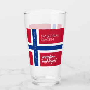 Norwegische Nationaltagsflagge am 17. Mai 2010 Glas