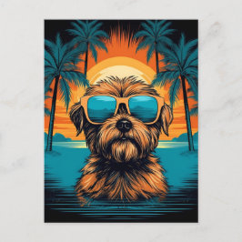 Norwich Terrier mit Sonnenbrille am Strand Postkarte