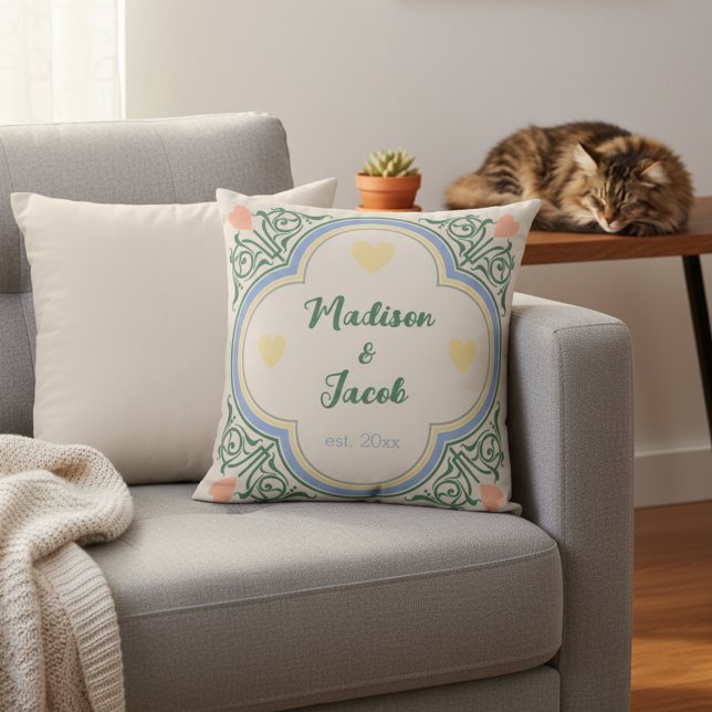 Nostalgisches dekoratives Hochzeitskissen mit Name Kissen (Beautiful personalized wedding pillow with couple's names and wedding date and a nostalgic vibe.)