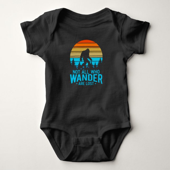Not All Who Wander are Lost | Bigfoot Retro Design Baby Strampler (Vorderseite)