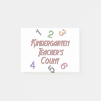 Notes post-it du compte des enseignants de materne