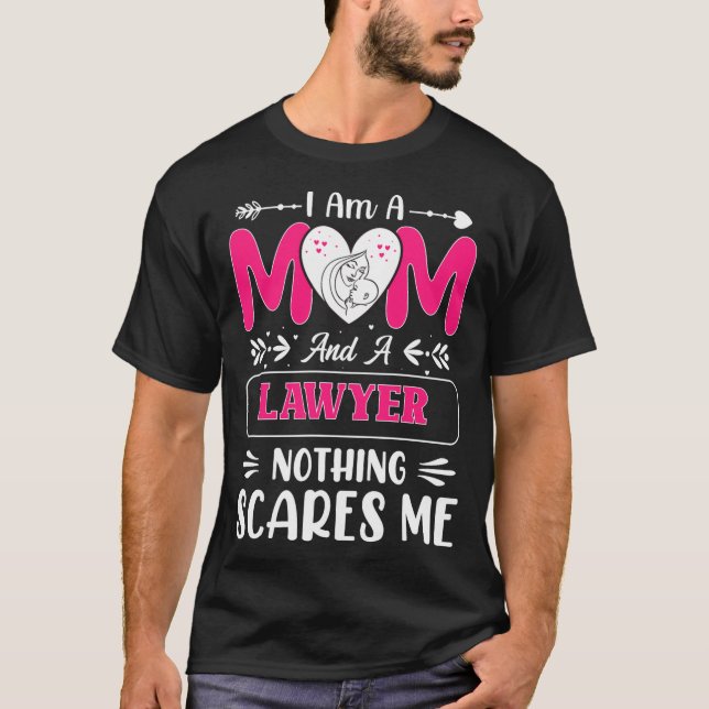 Nothing Es Me Funny Lawyer Mom Quote  T-Shirt (Vorderseite)