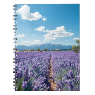 Notizbuch mit einer Outdoor-Landschaft mit Bergen Notizblock