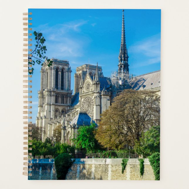 Notre Dame de Paris en France (Devant)