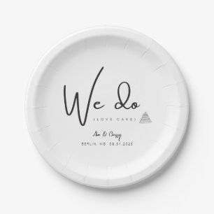 Nous aimons le gâteau de mariage assiette dessert