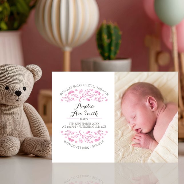 Nouveau faire-part de bébé/carte de remerciements (Introduce your baby girl with this beautiful floral-themed announcement card)