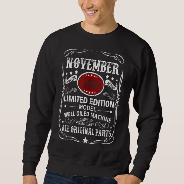 November 2011  Model Well Oiled Machine Sweatshirt (Vorderseite)