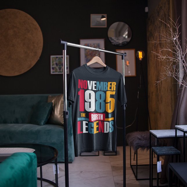 November Legende T-Shirt (Von Creator hochgeladen)
