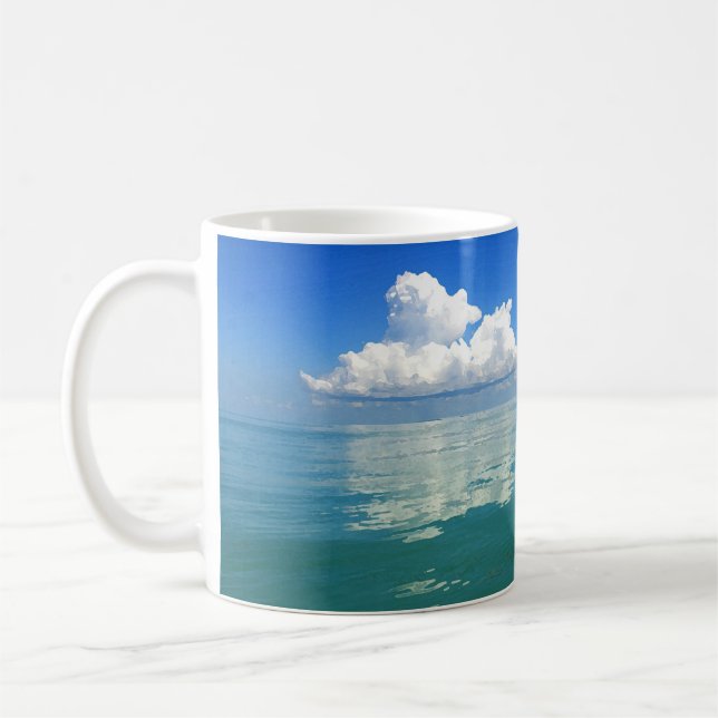 Nuage blanc au-dessus d'une tasse de café placide (Gauche)