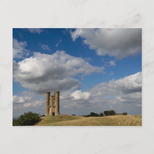 Nuages sur Broadway Tower, carte postale Cotswolds (Devant)