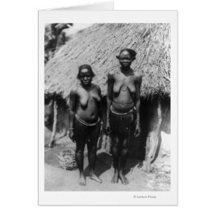 Nubische Frauen vor der Hütte Stehend