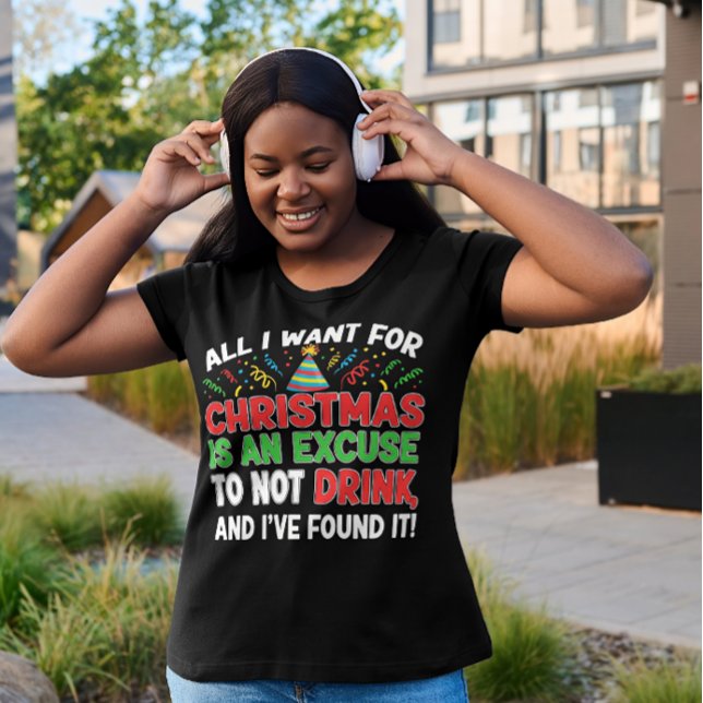 Nüchterne Weihnachtsfrauen T-Shirt (Von Creator hochgeladen)