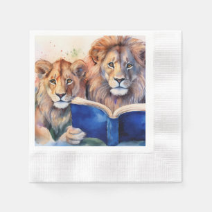 Nüchterner Löwe und Jungtier lesen großes Buch Serviette