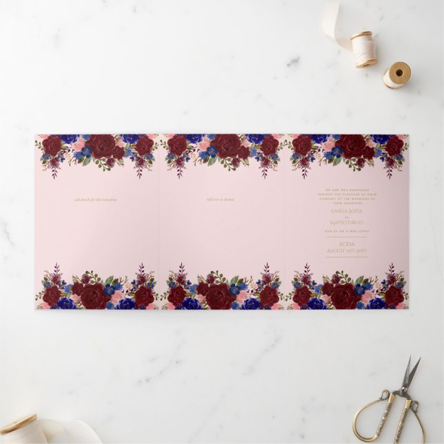 Nuestra Boda Burgundy Blue Floral Wedite Dreifach Gefaltete Einladung (Außenbereich)
