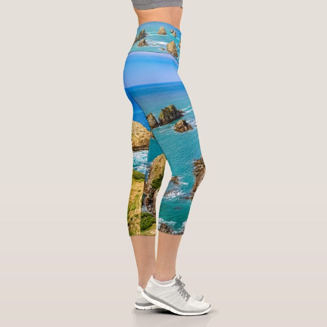 Nugget Point Inseln, Neuseeland Capri Leggings (Rechts)