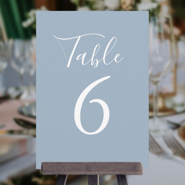 Numéro de table à écriture chic bleu poussiéreux s (Simple Dusty Blue Chic Script Table Number)