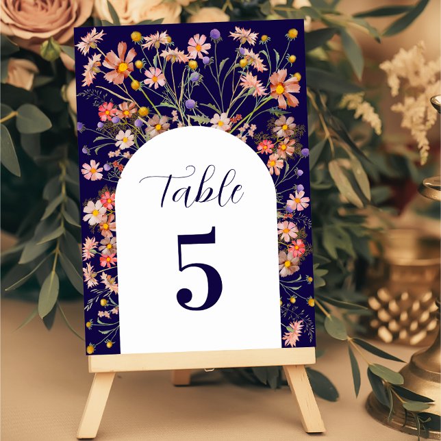 Numéro De Table Boho Fleur sauvage Floral Automne Marine Mariage b (Boho wildflower Floral arch navy blue and white Wedding table number card Elegant script)