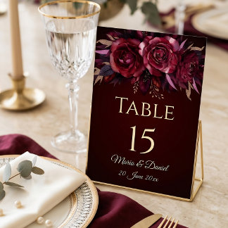 Numéro de table de mariage floral bordeaux