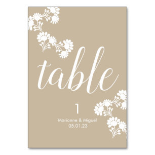 Numéro De Table Fleurs de mariage botanique beige assise