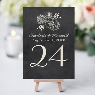 Numéro De Table Mariage Floral Monogramme sur Tableau Noir Vintage