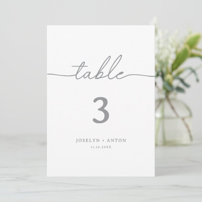 Numéros de table de mariage gris calligraphiés élé (Debout devant)