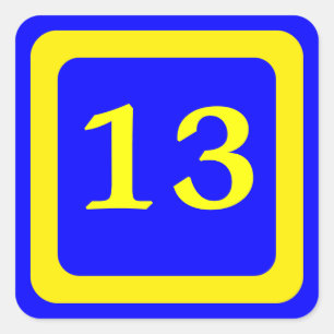 Nummer 13, blauer Hintergrund, gelber Rahmen Quadratischer Aufkleber