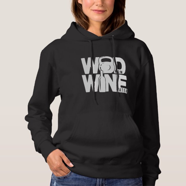 Nun Wein später Hoodie (Vorderseite)