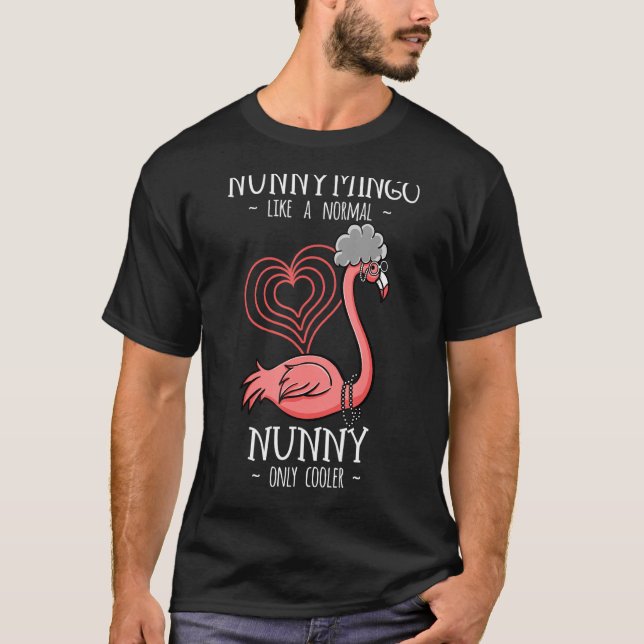 Nunnymingo Nunny Flamingo Grandma Großmutter Gran T-Shirt (Vorderseite)