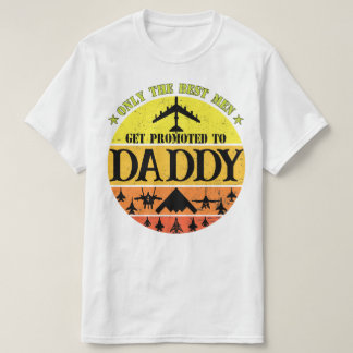 Nur die Trauzeuge werden für Luftwaffe Daddy beför T-Shirt