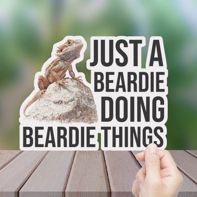 Nur ein Beardie, der Beardie Things Funny Zitat ma Aufkleber (Just A Beardie Doing Beardie Things)