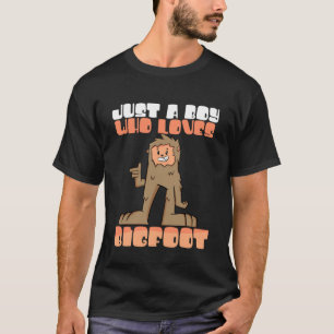 Nur ein Junge, der Bigfoot Sasquatch-Anhänger mag T-Shirt