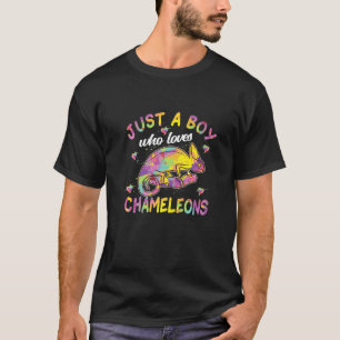 Nur ein Junge, der Chamäleons liebt T-Shirt