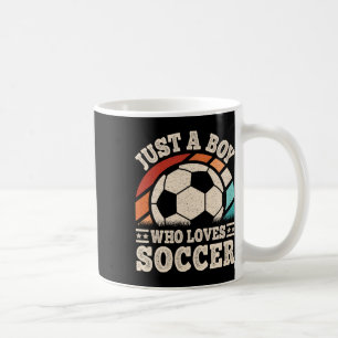 Nur ein Junge, der Fußball liebt, lustiger Fußball Kaffeetasse