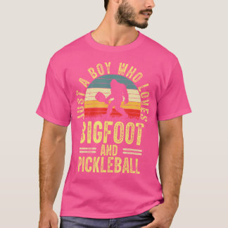 Nur ein Junge, der Lieben Bigfoot Sasquatch Pickle T-Shirt