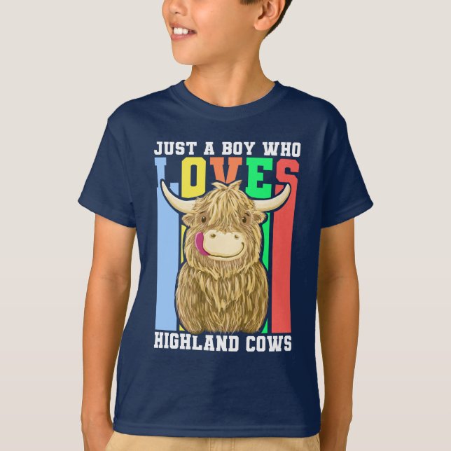 Nur ein Junge, der schottische Kühe im Hochland Li T-Shirt (Vorderseite)