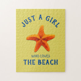Nur ein Mädchen, das den Strand Liebe